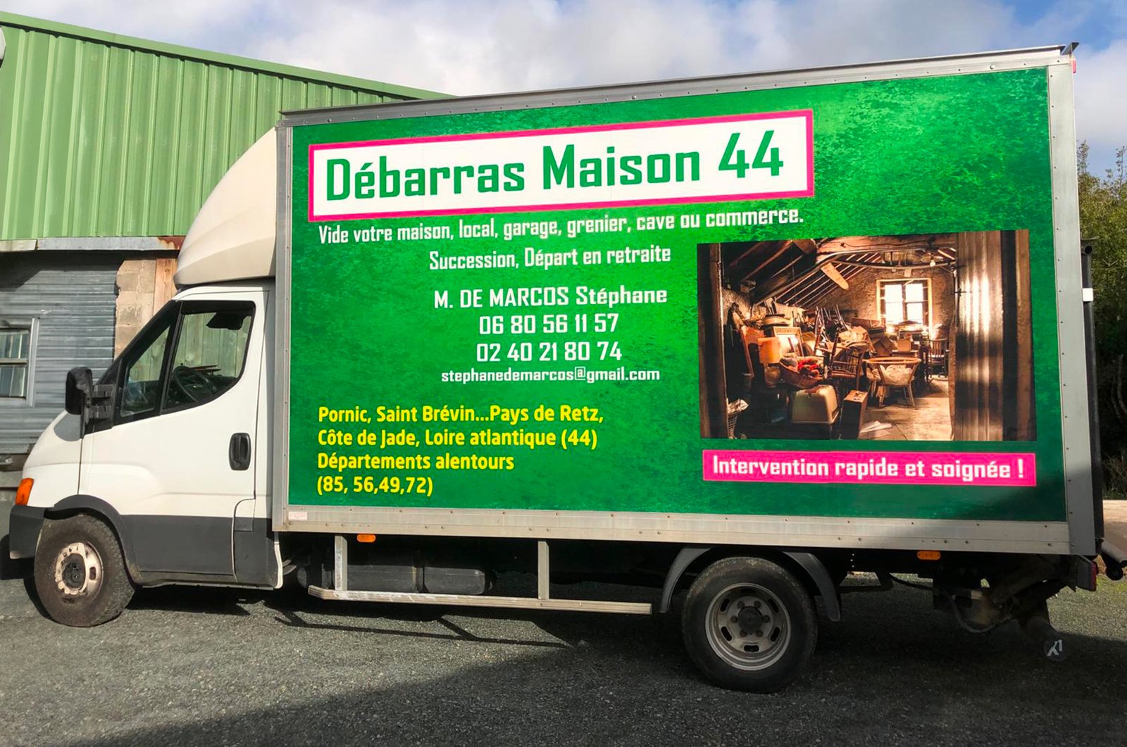 Un des camion de Débarras Maison 44